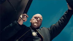 Во все тяжкие — 3 сезон 7 серия «Одна минута», кадр